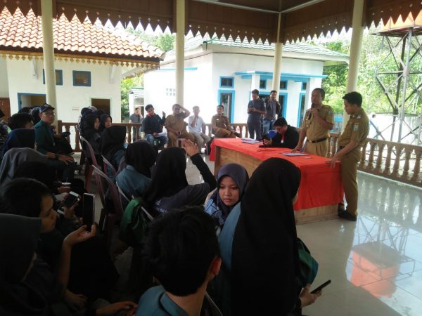 Camat Blambangan Umpu Minta 109 Peserta KKN Unila Jaga Moral Selama di Kampung dan Kelurahan