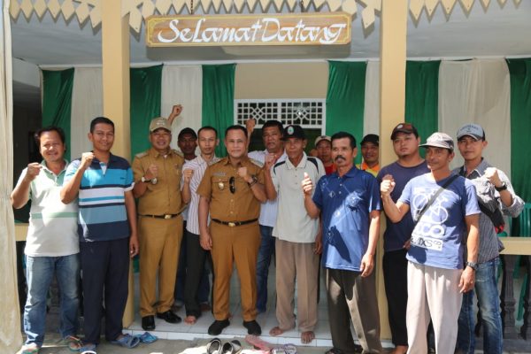 Pantau Kesiapan Pilkades Serentak, Nanang Ermanto Sambangi TPS Di Sejumlah Desa