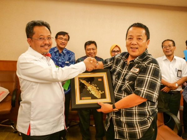 Gubernur Lampung Bahas Jalur Short Cut Kereta Api dan Pengembangan Transportasi Dengan Menhub di Jakarta