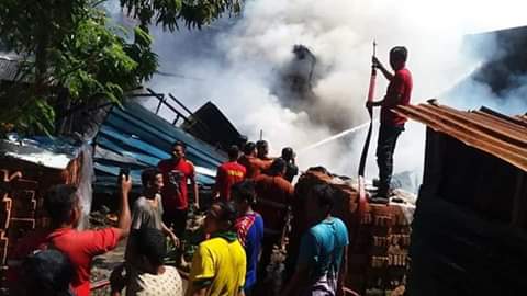 Ditingal Menghadiri Pesta Pernikahan Tiga Rumah Terbakar