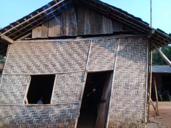 Warga Hidup Miskin Rumah Nyaris Roboh Yang Tak Seberapa Dengan Pengadaan Landcruiser Bupati dan Wakil Bupati Lampung Timur