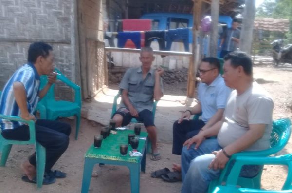 Camat Batanghari Nuban Menyambangi Darwin Warga Miskin Rumah Nyaris Roboh