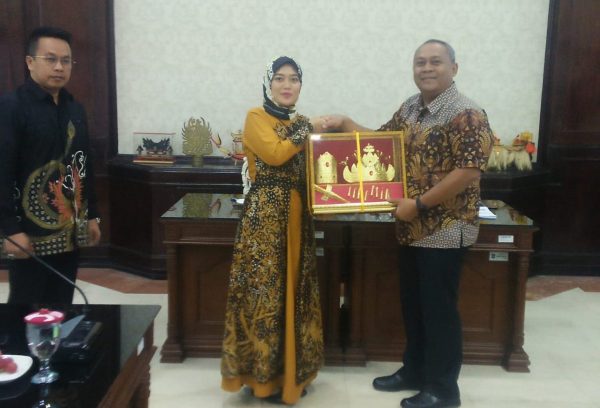 Wagub Chusnunia Pelajari Tata Kelola Sampah dari Pemkot Surabaya