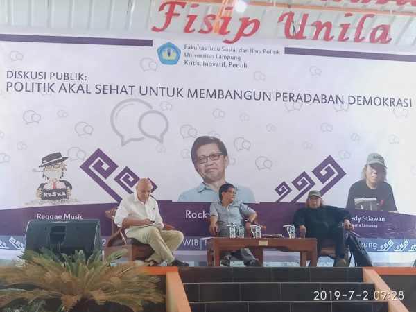 Rocky Gerung Bangun Akal Sehat di Mimbar Bebas Kampus Unila