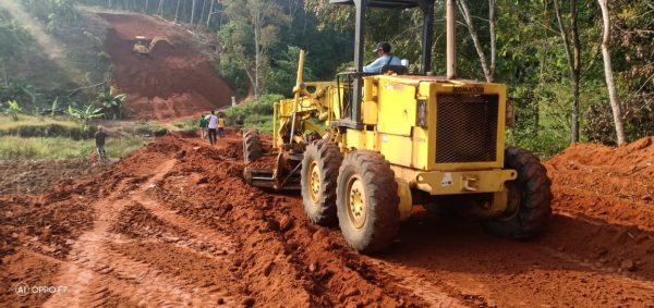 Jelang Pembukaan TMMD ke-105, Jalan Penghubung Desa Batu Nangkop Capai 43 Persen