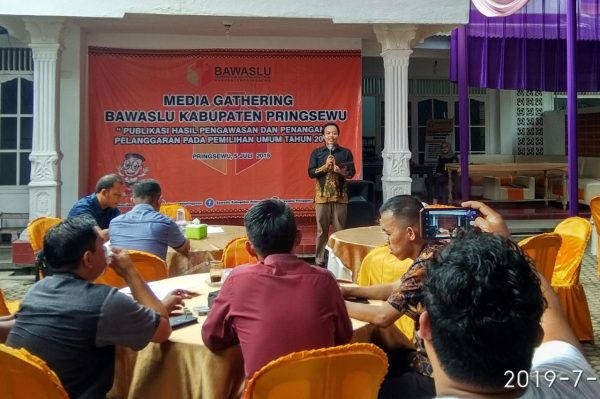 Bawaslu Pringsewu Gelar Media Gahering Hasil Pengawasan dan Pelanggaran Pemilu 2019
