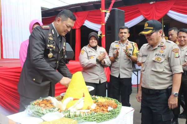 Pesta Rakyat dan Syukuran, Semarakkan Hut Bhayangkara ke-73 Polres Jakbar