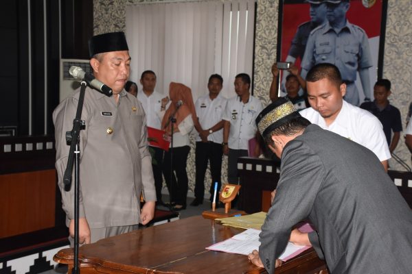 Umar Ahmad Lantik enam Pejabat Eselon II