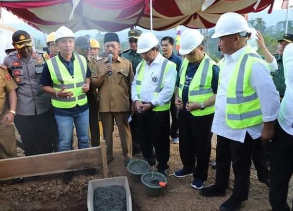 Pembangunan Sekolah Kopi di Mulai, Parosil Letakkan Batu Pertama