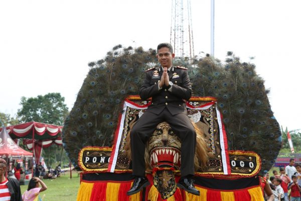 Polres Lampung Utara Gelar Upacara HUT Bhayangkara ke-73, Bupati AIM Irup
