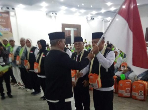 Wabup Padang Lawas Lepas 384 Calon Jamaah Haji, Satu Orang Batal Brangkat