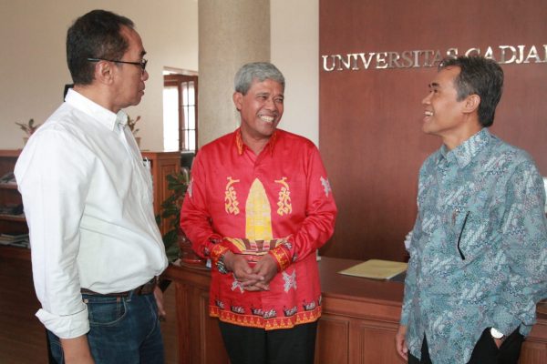Abaikan UNILA, Lampung Tengah Mulai MOU Dengan UGM