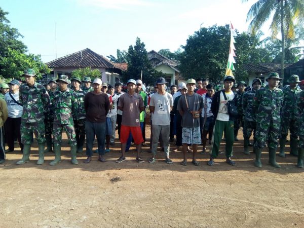 Satgas TMMD 105 Penyuluhan Peran Keluarga Mendidik Anak