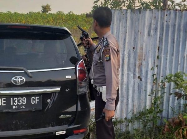 Direktorat Krimum Polda Lampung Turun ke Lamteng, Mobil Polisi Ditemukan di Kebun Singkong