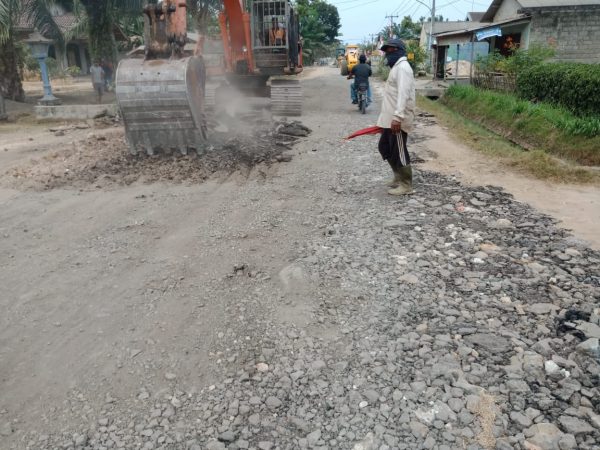 Anggaran Rp11 Miliar Pemda Lamteng Perbaiki Infrastruktur Jalan Poros Bandar Jaya-Slusuban