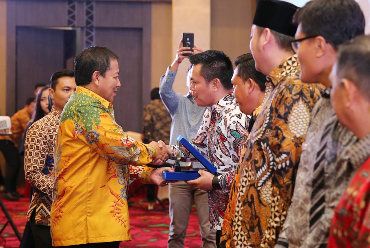 Gubernur Apresiasi Malam Anugrah Momentum
