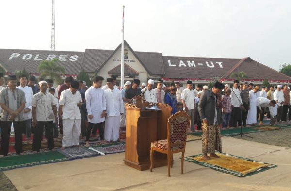 Mapolres Lampung Utara Gelar Sholat Idul Adha 1440 H