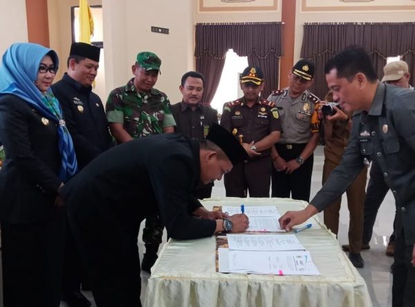 DPRD Tanggamus Setujui KUA-PPAS Pemda Dengan PAD Rp113,734 Miliar