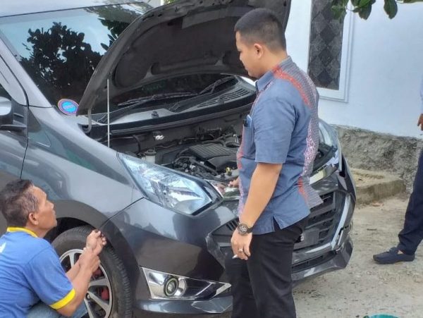 Parkir Halaman Kantor Pemda Kota Bandar Lampung Sembrawut, Ada Masalah Kadis Perhubungan “Cuek”