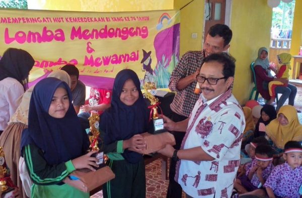 Anggota Komisi II DPR RI Saksikan Ribuan Murid PUD TK dan SD Ikuti Lomba Mendongeng dan Mewarnai