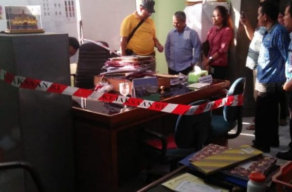 Tersangka OTT Kejati Lampung Jamal M Nasir “Bebas”, Ada Jaminan Penangguhan Istri