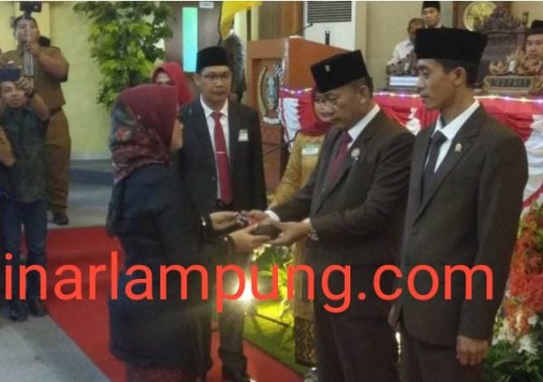 Anggota DPRD Lampung Timur Baru Untuk 2019-2024 49 Orang di Lantik, Satu Absen Naik Haji