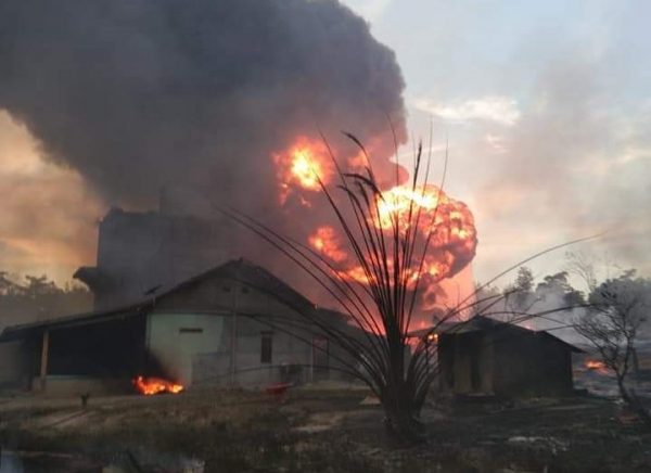 Lokasi Penyulingan Minyak Ilegal Meledak, Satu Orang, Rumah Bedeng dan Mobil Terbakar