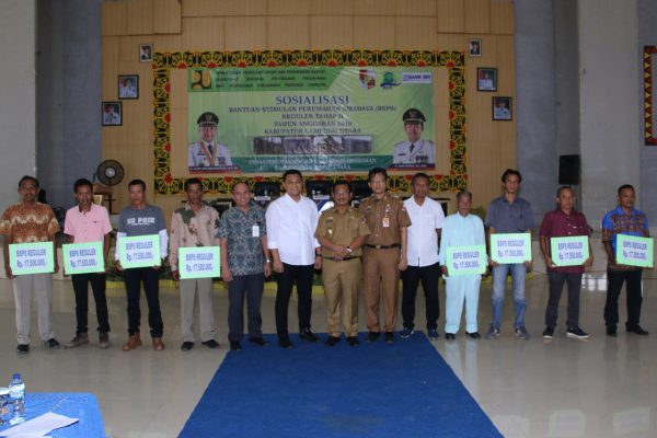 300 KK di Lampura Terima Bantuan Program BSPS