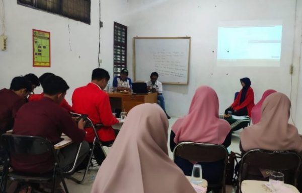 PWI Lamsel Dan IMM Buka Kelas Jurnalistik di STIE Muhammadiyah Kalianda