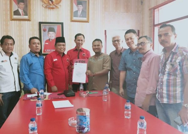 Tim Pemenangan Firdaus Ambil Formulir Pencalonan Walikota Cilegon di Penjaringan PDI-P