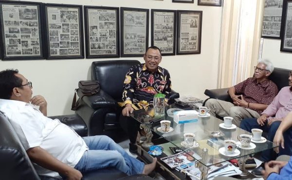Masyarakat dan Tokoh Pers Banten Bertemu Helldy Agustian Bahas Kemajuan Cilegon