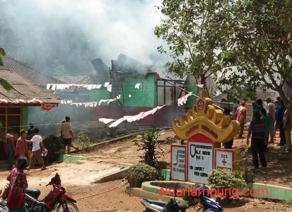 Gudang SDN 2 Bungkuk Ludes Dilalap Si Jago Merah