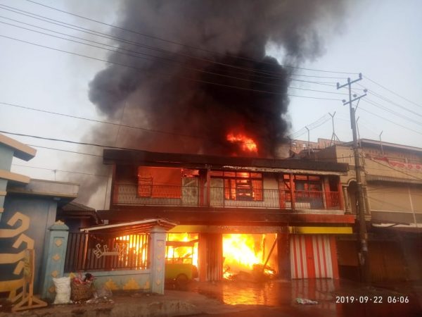 Tiga Bangunan Terbakar, Api Berasal dari Kedai Bakso