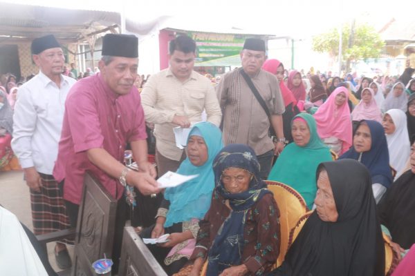 Hadiri Syukuran Haji Bupati Loekman “Bagikan Amplop” 100 Anak Yatim dan Kaum Dhuafa
