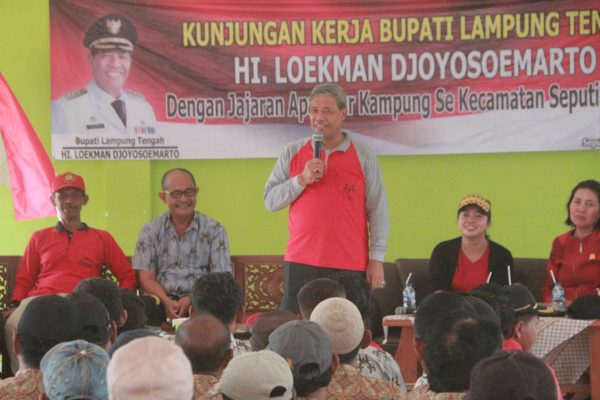 Loekman Sirahturahmi Dengan Aparat Kampung Seputih Raman
