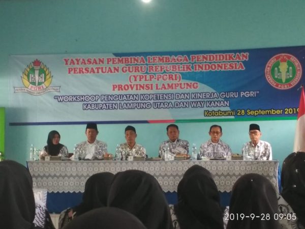 SMA PGRI 1 Kotabumi Gelar Workshop Penguatan Kompetensi dan Kinerja Guru PGRI