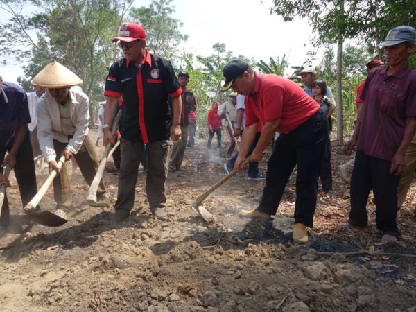 Loekman Djoyosoemarto Gotong Royong di Bumi Nabung