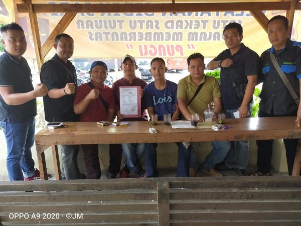 Tidak Terima di Sebut “Tai Kucing” di Facebook, Wartawan Dan LSM Way Kanan Polisikan Akun FB Taufik Safa