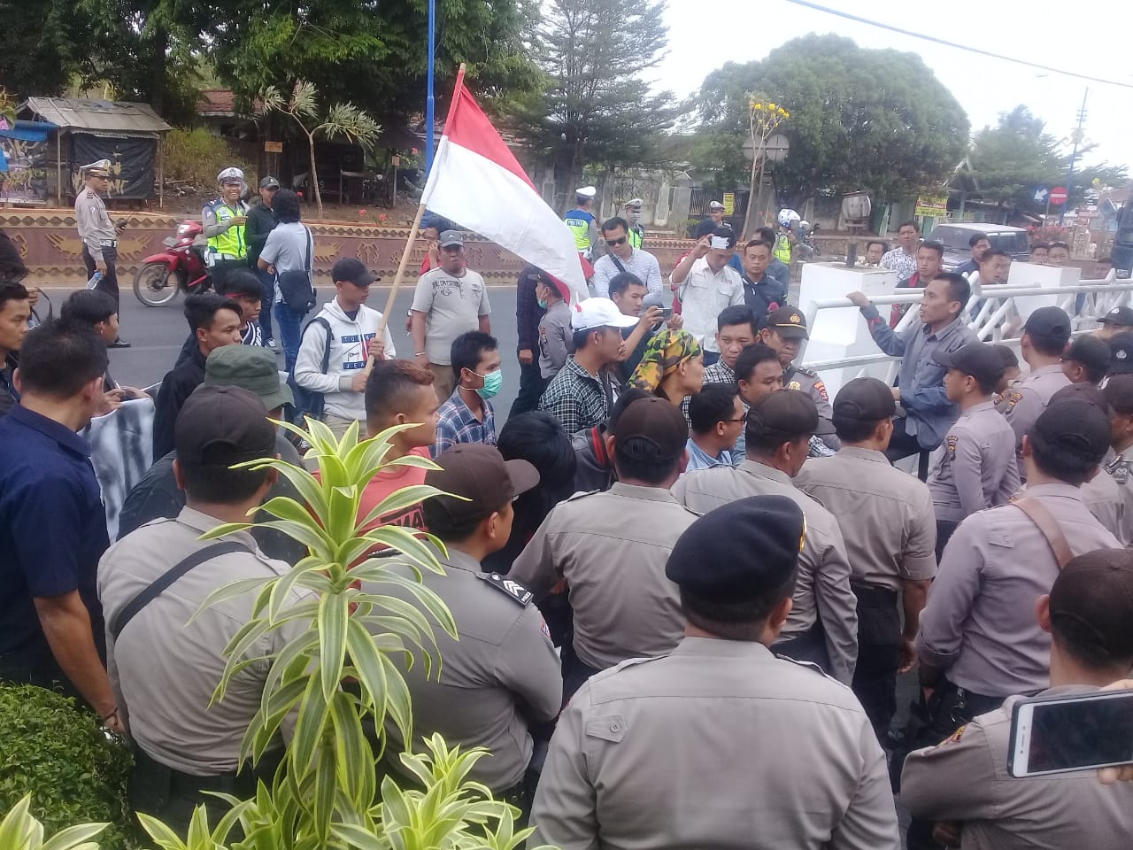 Lambat Tangani Kasus “Korupsi” Dinas Kesehatan Kejari Lampung Utara di Demo
