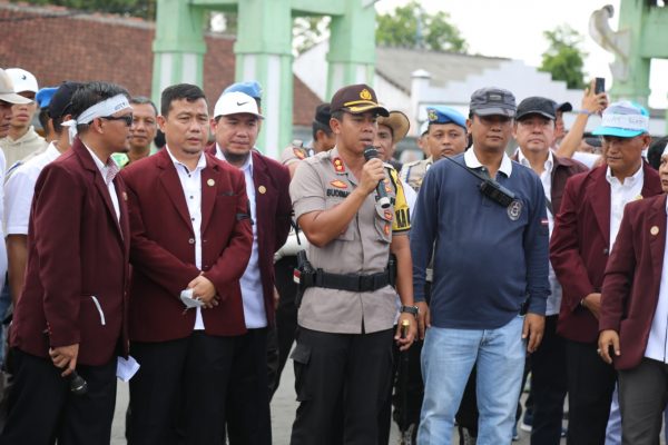 Polres Lampura Kawal Unras Ribuan Perawat Solidaritas Jumraini
