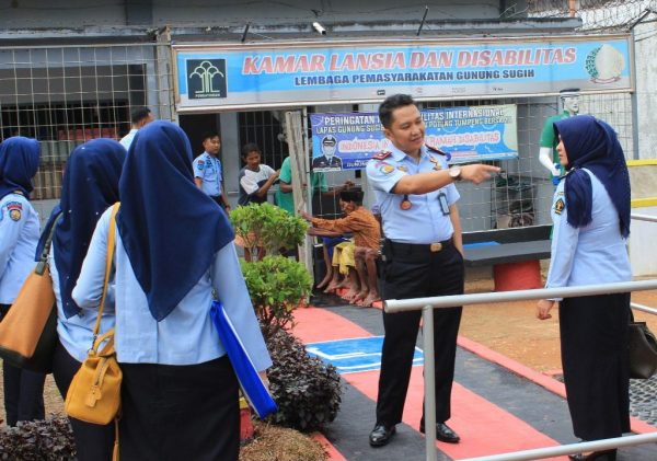 Tim Verifikasi Kanwil Kemenkumham Lampung Kunjungi Pelayanan Publik Lapas Gunung Sugih