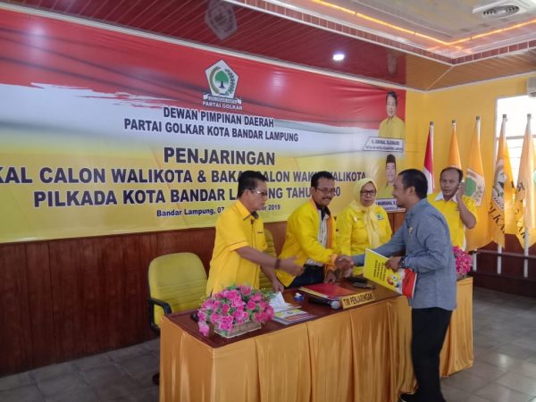 Hari Pertama, Dua Bakal Calon Walikota Daftar di Golkar Bandarlampung