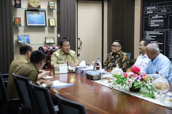 Gubernur Arinal Menghadirkan PLTS Untuk Listrik Pedesaan