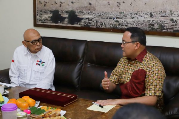November Dodi Reza Bawa Donasi Muba Untuk Palestina