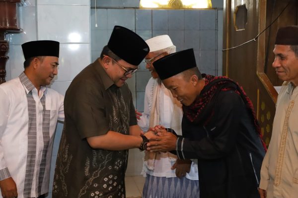 Jumat Mendengar, Dodi Safari ke Masjid Arab