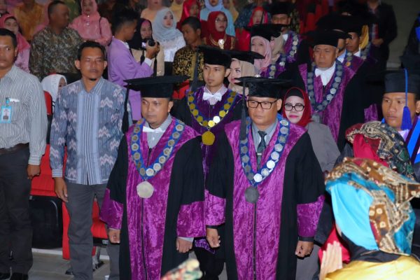 Polteknik Sekayu Wisuda 72 Mahasiswa