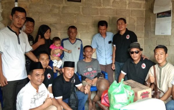 KJB Lampura Santuni Nirwanto Penderita Kaki Bengkak