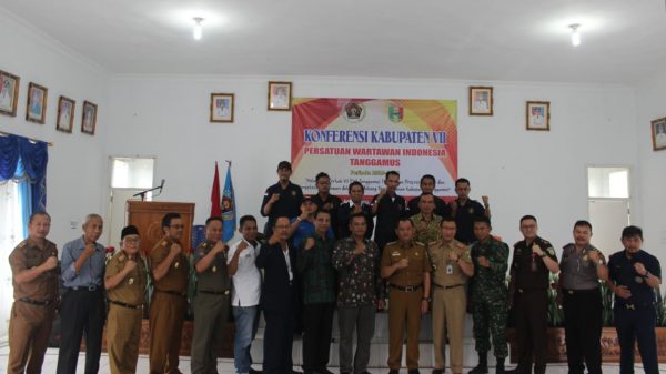 Wabup AM Safi’i Buka Konferkan ke VII PWI Tanggamus