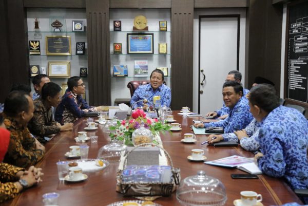 Suksesi Pilkada 8 Kabupaten-Kota, Gubernur Arinal Minta KPU Kedepankan Aturan