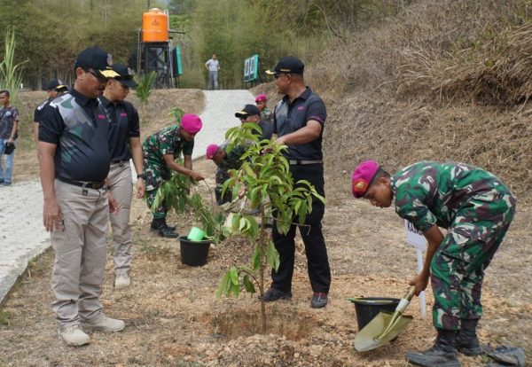 Pesta Rakyat Bakti Sosial Hingga Penghijauan Semarakkan Binsat HUT Marinir 74 di Marines Park